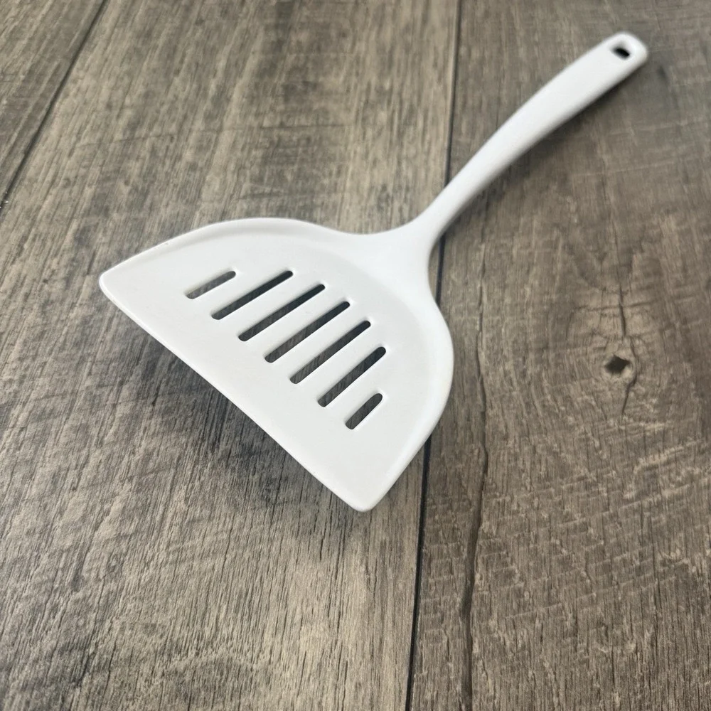 Vintage Melamine Ware Wide Slotted Spatula Flipper Turner JP 639 White 11.5